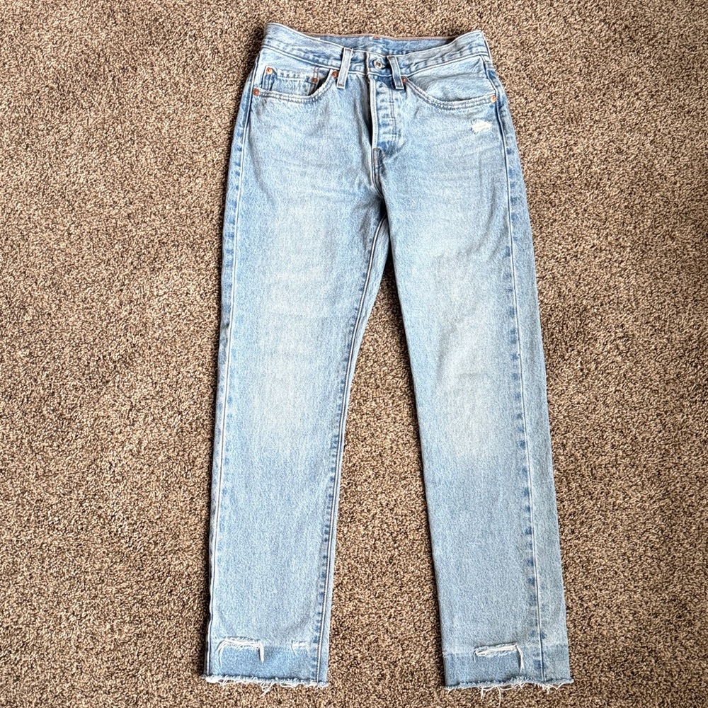 501 Original Women’s Jeans Outside Theater Light Wash